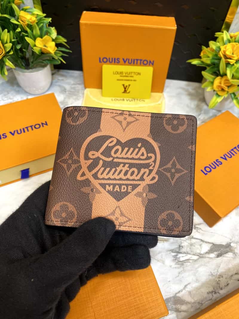 LOUIS VUITTON WALLET V242