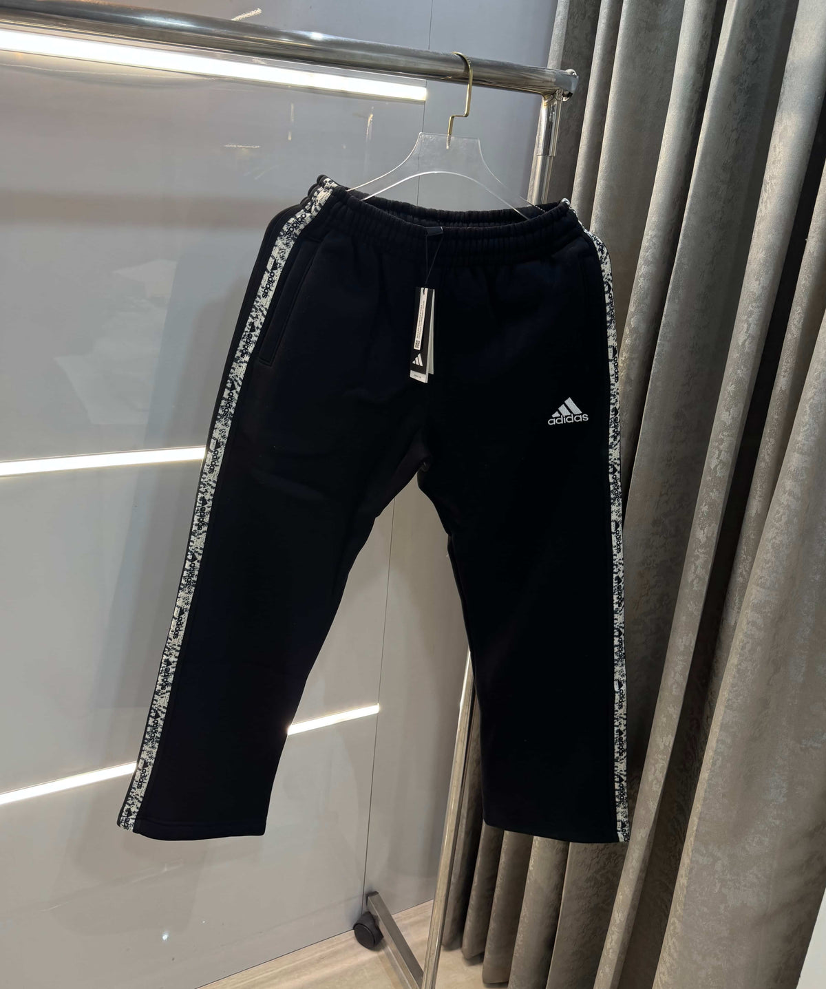 Adida s Black Logo Work Imported Trackpant