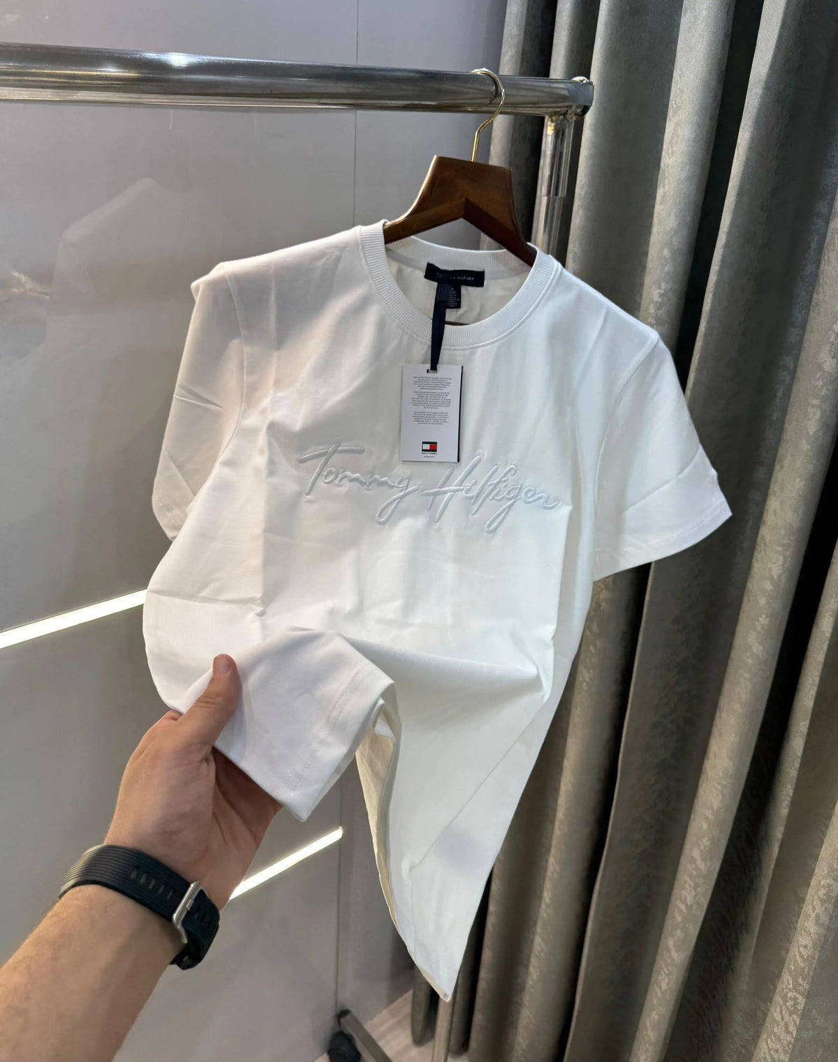 Tomm y Hilfiger White  Printed Premium T-Shirt