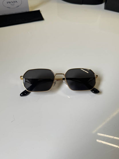 Prada_425_Gold_Black