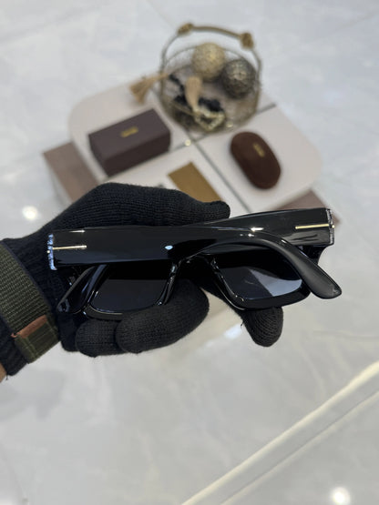 Tomford_184_Black_Blue_Shaded