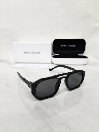 MARC JACOBS ALL BLACK