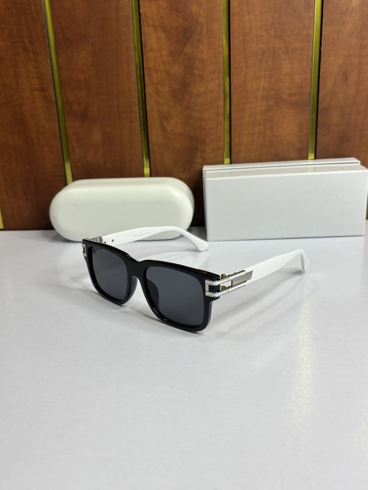 Dita 336 White