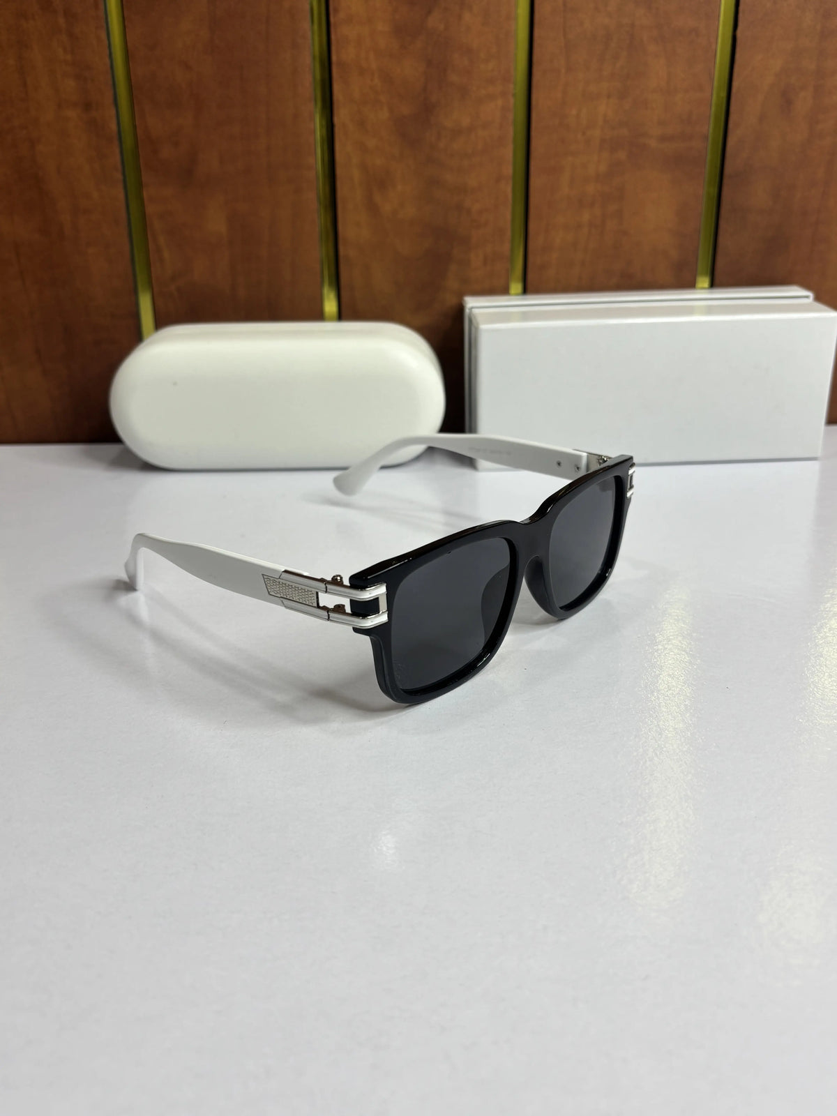 Dita 336 White