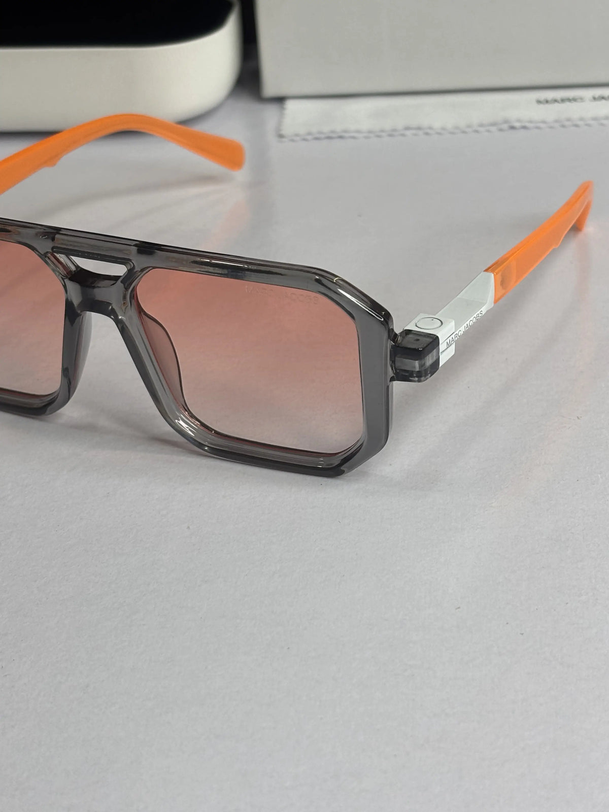 Marc Jacob 6125 Grey Orange