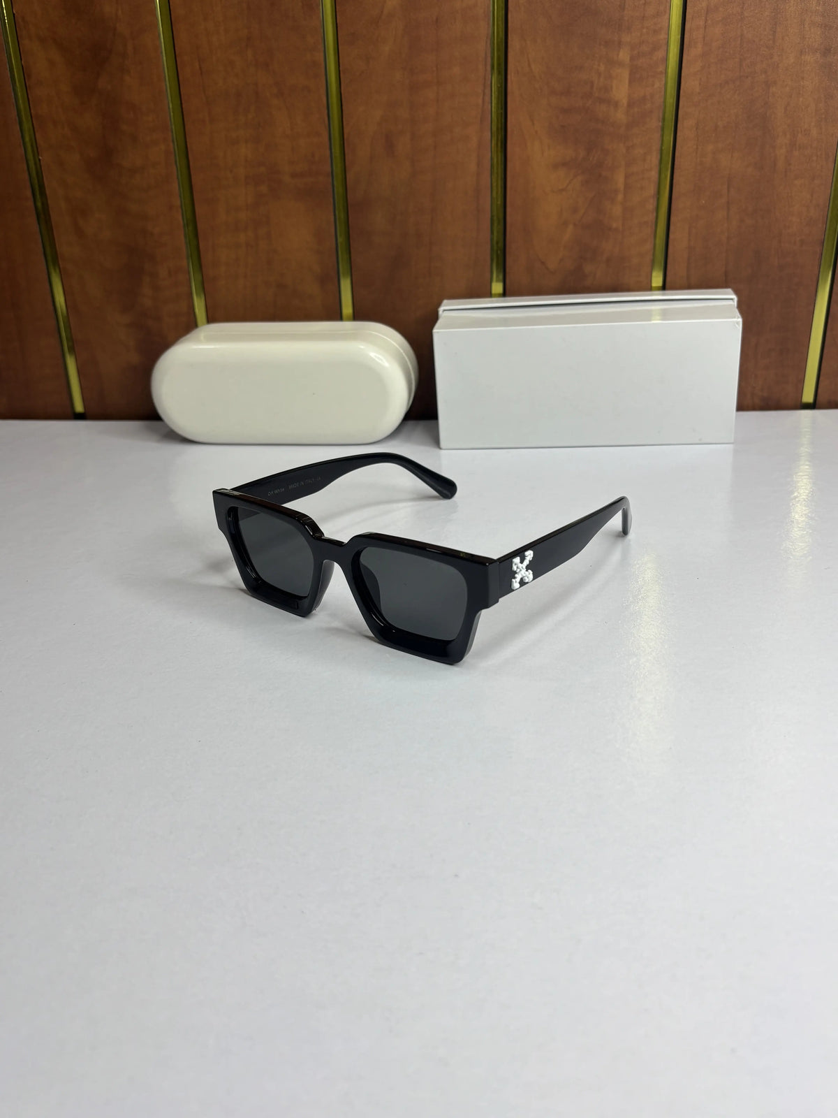 Off White Full Black