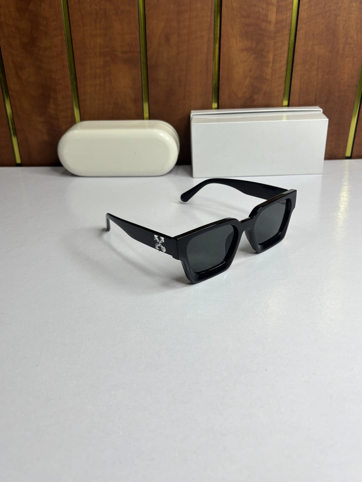 Off White Full Black