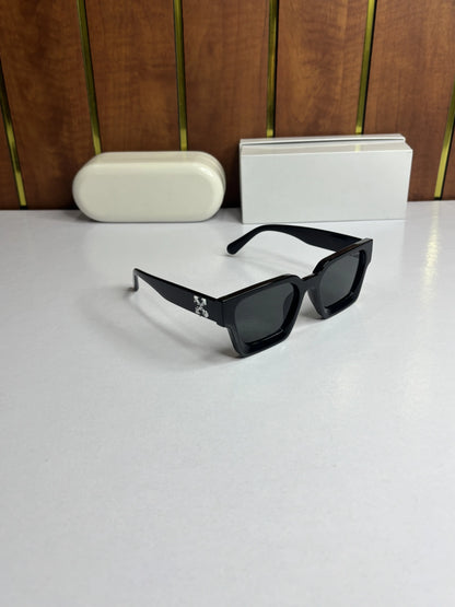 Off White Full Black