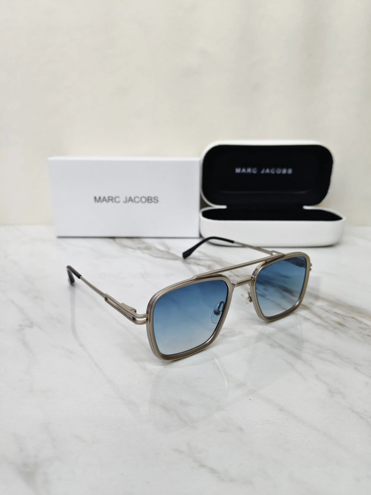 MARC JACOBS 518 SILVER BLUE