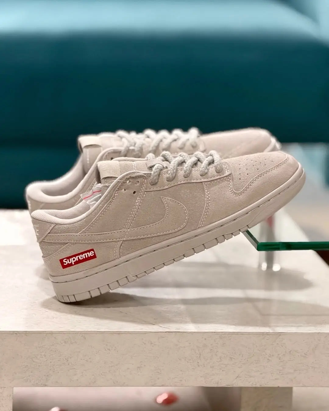 Nike_SB Dunk Low X Supreme Beige