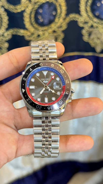 Seiko 5Sportz GMT Heavy Shift Movement