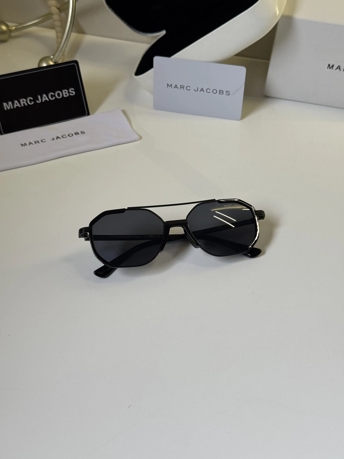 Marc_Jacobs_6008_Black