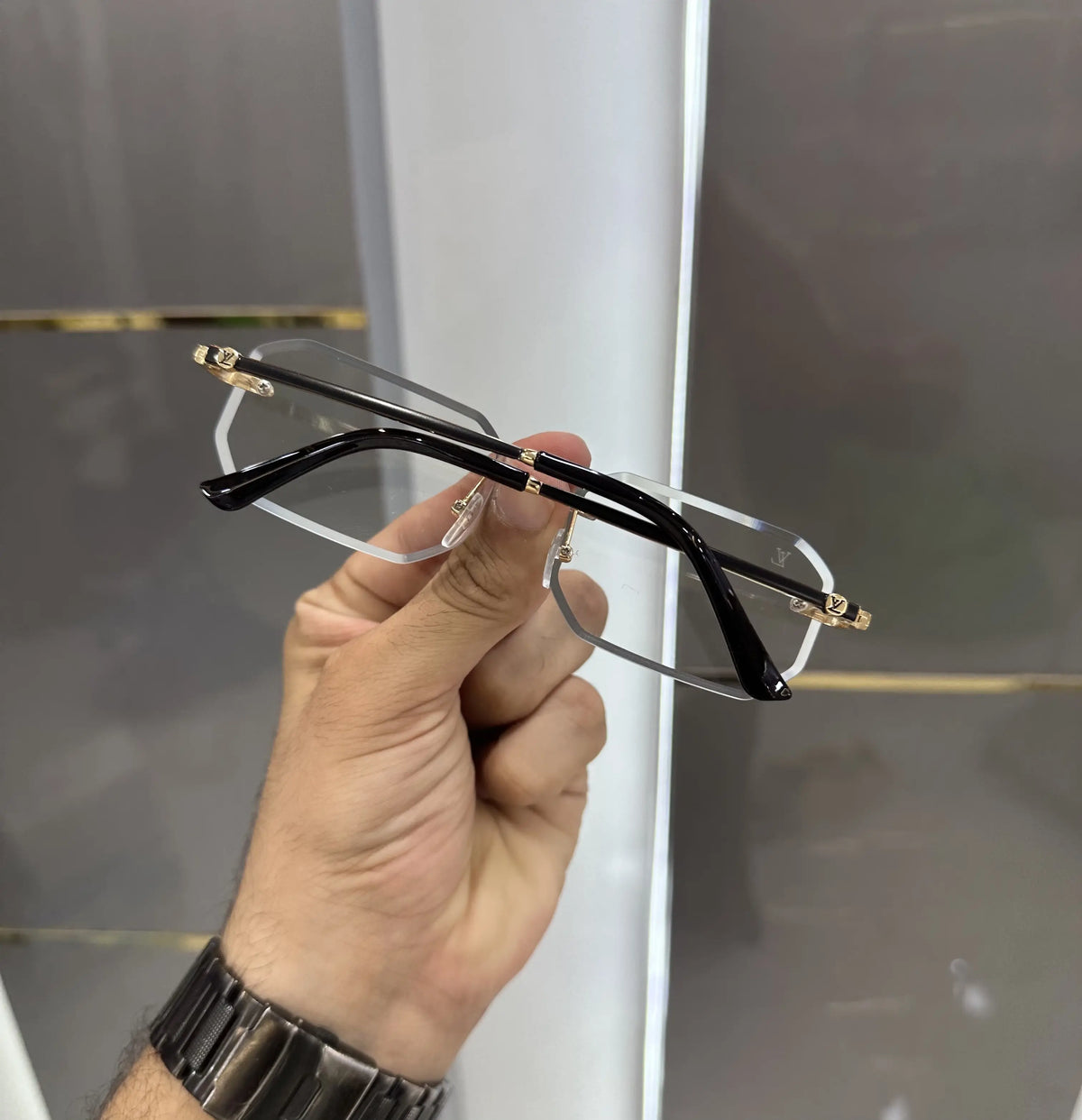Louis Vuitto n Gold Black Premium Glasses 1103