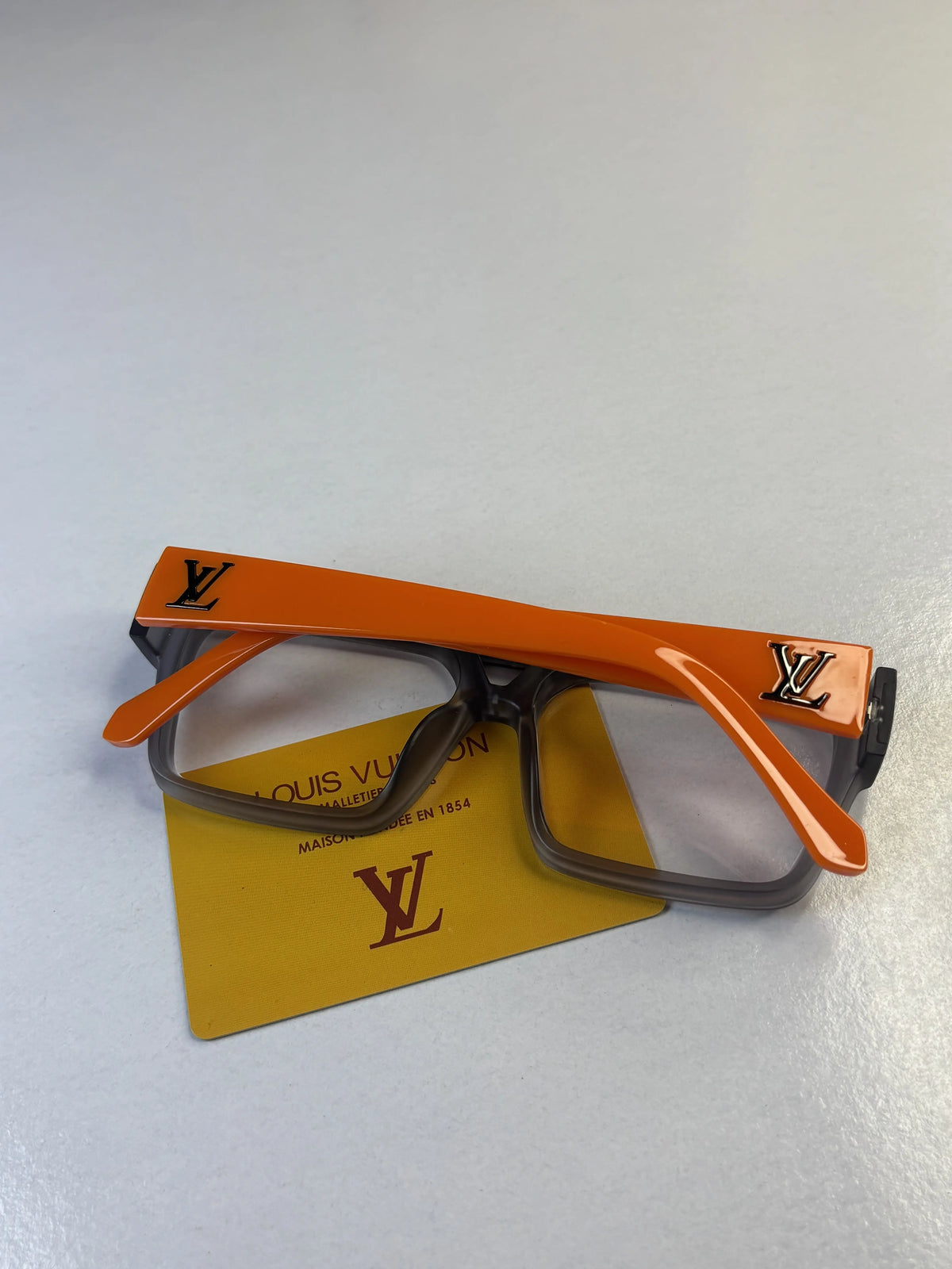 Louis Vuittion 1984 Orange Grey Plano