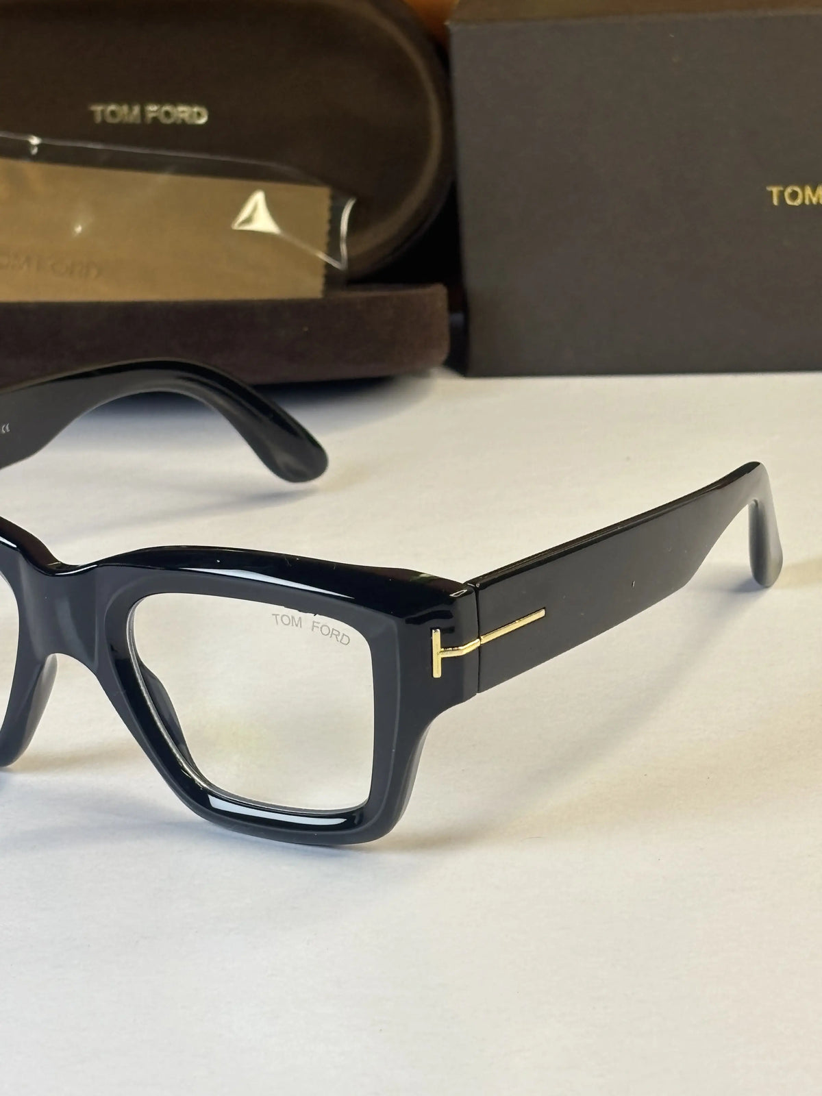 Tomford 184 Black Plano